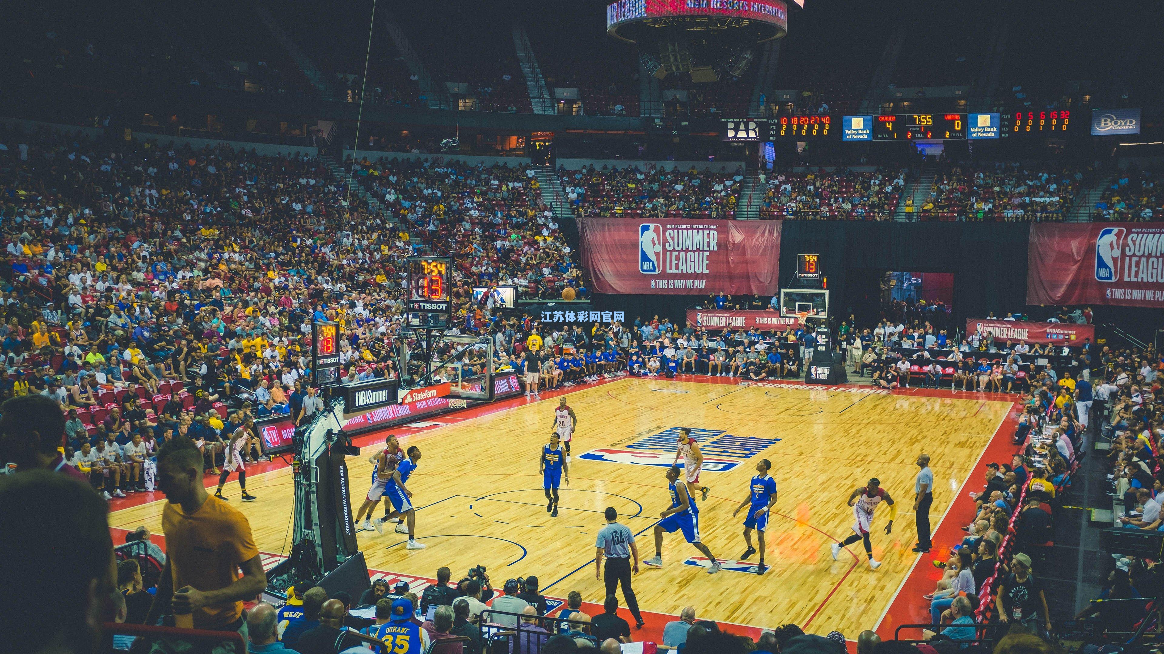 英格兰球员周薪排行榜，伊万-托尼42.3万镑居首，凯恩屈居第二